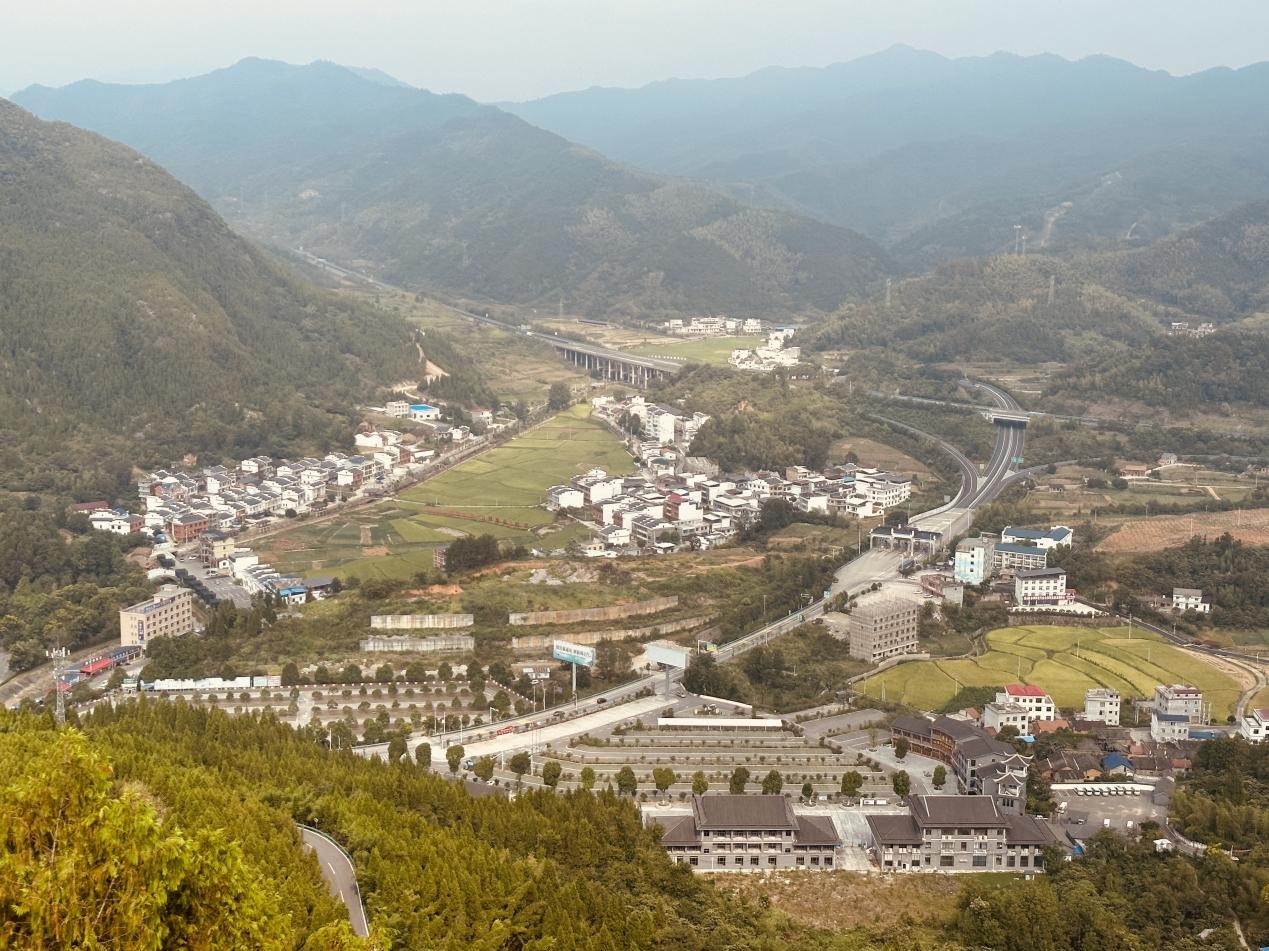 1725867055758973.jpg 1725867055758973.jpg