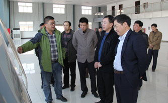 肖厚忠董事長(zhǎng)考察連云港振興實(shí)業(yè)集團(tuán)